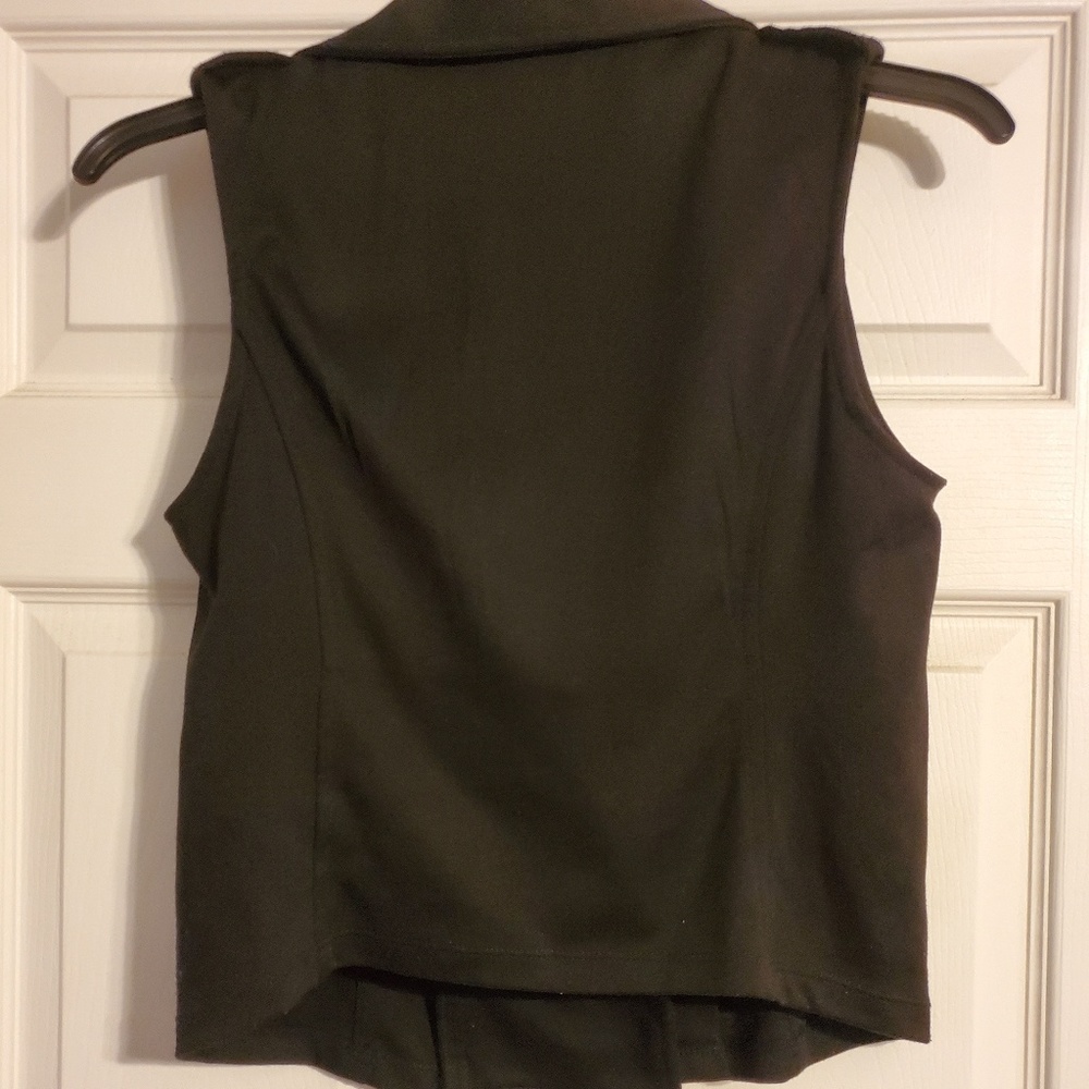 Vest - Picture 4 of 4